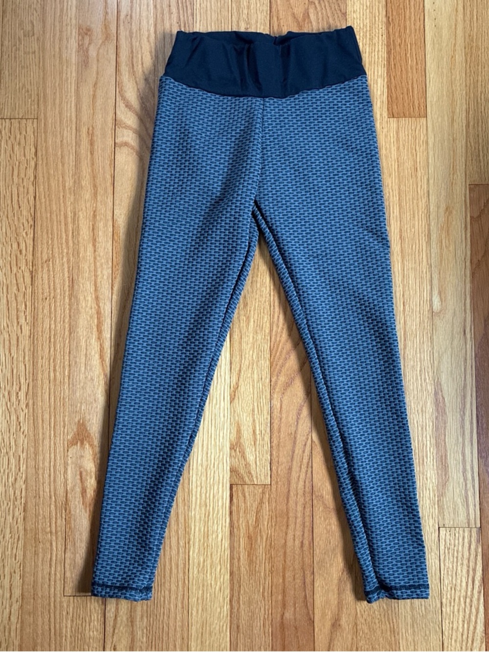 Tik Tok Women’s Textured gray High-Waist Leggings